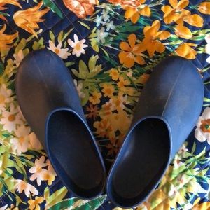 Women’s Garden clogs